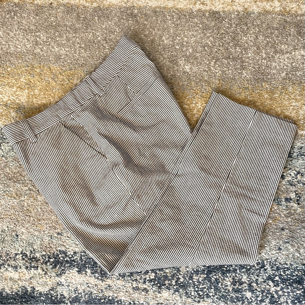 GAP Women’s Petite Seersucker Slacks. Size 14P.